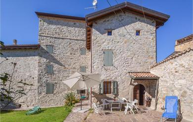 Дом отдыха Amazing home in Monchio delle Olle with 3 Bedrooms and WiFi