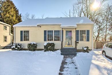 Holiday home Quaint East Hartford Hideaway Great Location