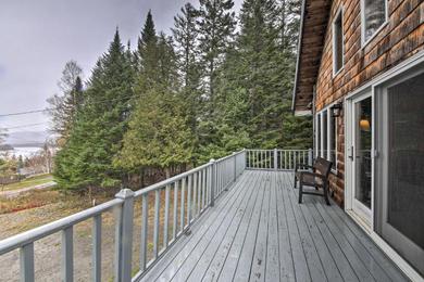 Дом отдыха Tall Pines Rangeley Cabin with On-Site Trails