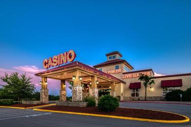 Курорт Lakeside Hotel Casino