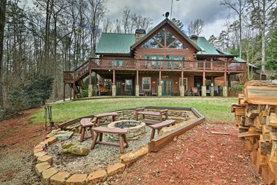 Holiday home Luxury Lake Hartwell Villa with Dock, Theater and Hot Tub