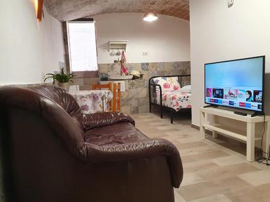 Guest house Habitación independiente con baño y patio en Cremallera de Montserrat