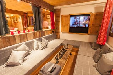 Шале Magnificent chalet with JACUZZI in VAL D'ISÈRE