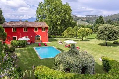 Badia Cantignano Villa Sleeps 12 with Pool and Air Con