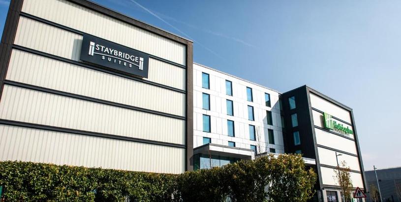 Hotel Staybridge Suites London Heathrow - Bath Road, an IHG Aparthotel