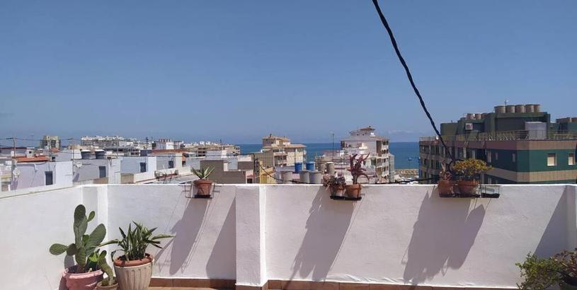 Apartments Ático , rooftop, EL PERELLO con vistas al mar.