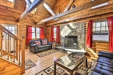Holiday home Secluded, Pet-Friendly Cabin with Deck and Fireplace!