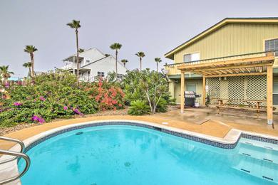 Holiday home South Padre Island Oasis with Pool Walk to Beach!