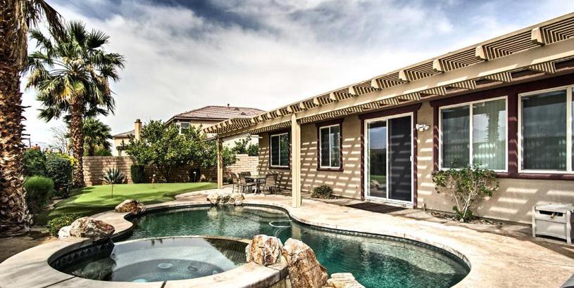 Holiday home Indio Home with Private Pool and Putting Green By Golf