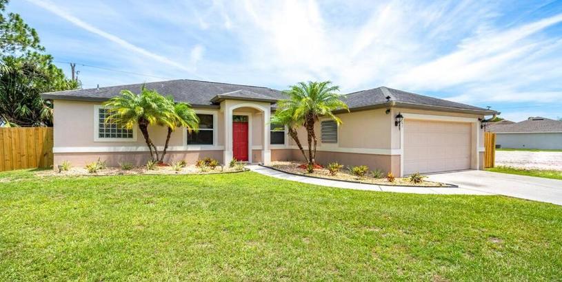 Holiday home Beautiful Spacious 4bedroom house in Palm Bay FL.