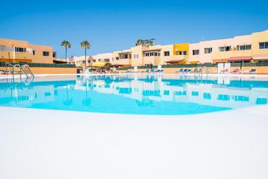 Family Apartment Delfines in Heart of Corralejo- Only 1 min to Sea, with Pool & Free Wifi by Holidays Home