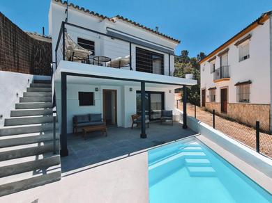 Holiday home Moderna casa rural en El Bosque con piscina y preciosas vistas