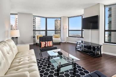  Luxury Downtown Chicago Suites