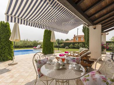 Beautiful villa with a large pool and wonderful garden for your dream vacation
