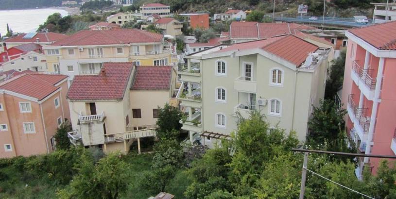 Апартаменты Аренда квартиры № 5 в 110 метрах от моря в Рафаиловичах