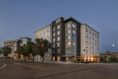 Отель Fairfield Inn & Suites by Marriott Dayton