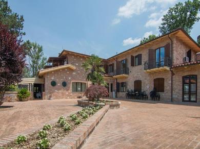 Вилла Majestic villa in Fermignano with private pool