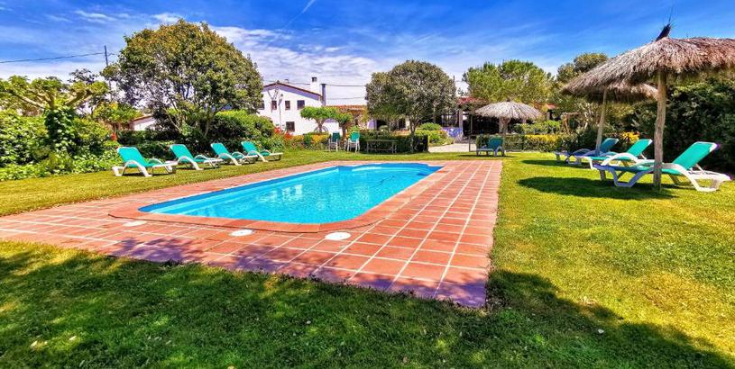 Guest house Casa rural exclusiva con 9 hab 16-25pax con piscina privada y BBQ cubierta
