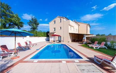 Holiday home Amazing home in Cere w/ Outdoor swimming pool, Outdoor swimming pool and 8 Bedrooms