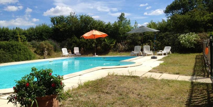 Holiday home Demeure de 5 chambres avec piscine privee et jardin clos a Cailhau