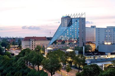 Отель Estrel Berlin