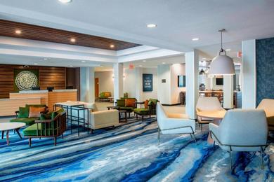 Отель Fairfield Inn & Suites by Marriott Kelowna