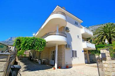 Guest house Apartments in Makarska City Center, FREE Parking