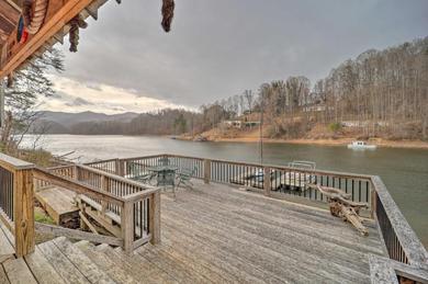 Holiday home Butler Cabin with Private Dock on Lake Watauga!