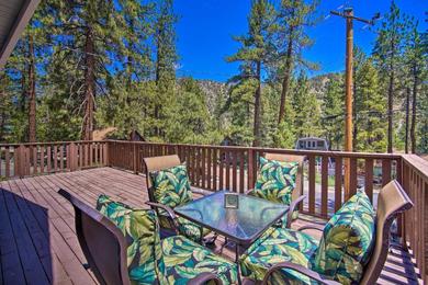 Дом отдыха Sunny Wrightwood Home and Views about 4 Mi to Ski!