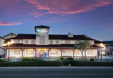 Отель Best Western Corona Hotel & Suites