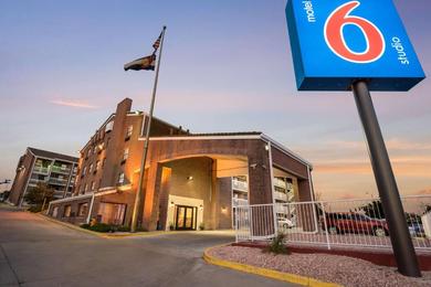 Отель Motel 6-Colorado Springs, CO - Air Force Academy