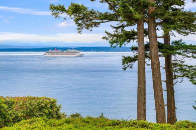 317- 3 bed - 3 bath luxury waterfront home on Whidbey Island!