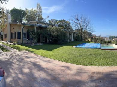 Вилла Beautiful villa in Gemmano with jacuzzi and swimmingpool
