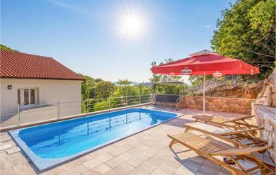 Holiday home Beautiful home in Lukovo with 6 Bedrooms, WiFi and Outdoor swimming pool