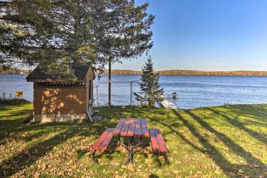 Holiday home Cozy Cabin with Deck and Private Dock on Nelson Lake!