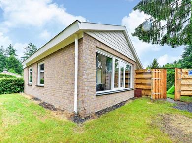 Holiday home Quaint Holiday Home in Garderen with Fenced Garden