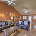 Holiday home Spacious McGaheysville Home Hot Tub and Pool Table!
