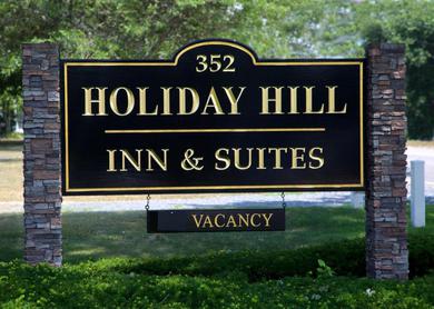 Мотель Holiday Hill Inn & Suites