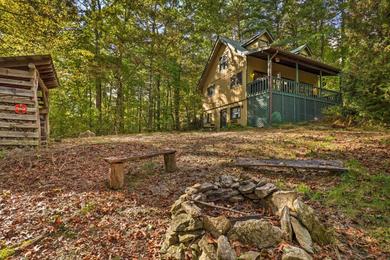 Дом отдыха Secluded DuPont State Forest Home, Pets Welcome!