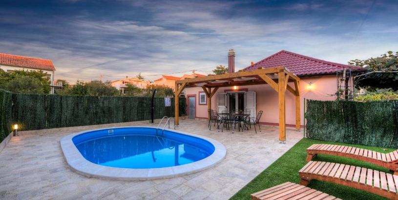 Holiday home Holiday home Orange with heated pool and parking