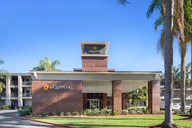 Отель La Quinta by Wyndham Orange County Airport