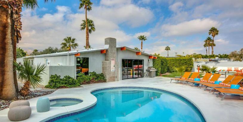 Holiday home Iconic Mid-century Modern Vacation Home with Pool!