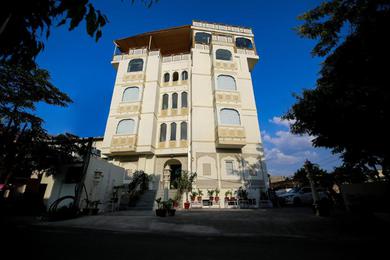 Hotel Ratangarh Palace