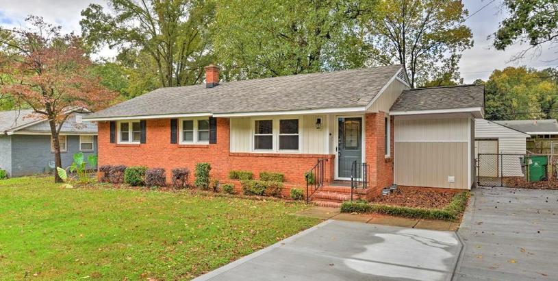 Дом отдыха Charlotte Area Home with Patio - 6 Miles to Downtown