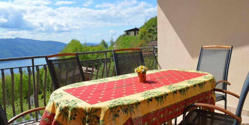 Дом отдыха großzügiges Ferienhaus mit Seeblick und Garten in ruhiger Lage von Tignale am Gardasee