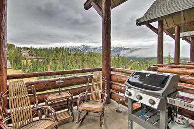 Apartments Ski-In and Ski-Out Condo with Hot Tub and Mtn Views!