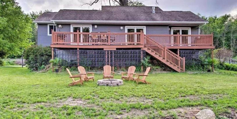 Holiday home Private Waterfront Home: 4 Mi to Downtown La Crosse