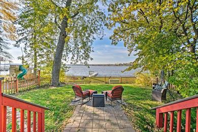 Holiday home Lakefront Home with Game Room, Theater and Dock!