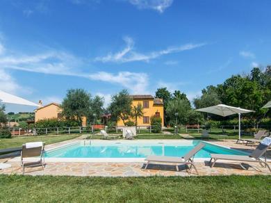 Дом отдыха Holiday Home in Marche region with Private Swimming Pool
