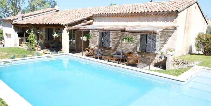 Дом отдыха Maison de famille avec piscine privée située à Les Taillades dans le Vaucluse, 6 personnes LS2 368 FOURCO